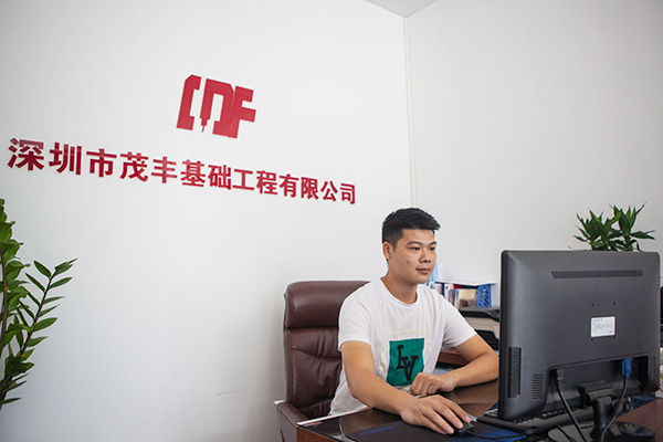 我叫阿忠，忠于事业，也忠于TVT体育官网智能旋挖钻机