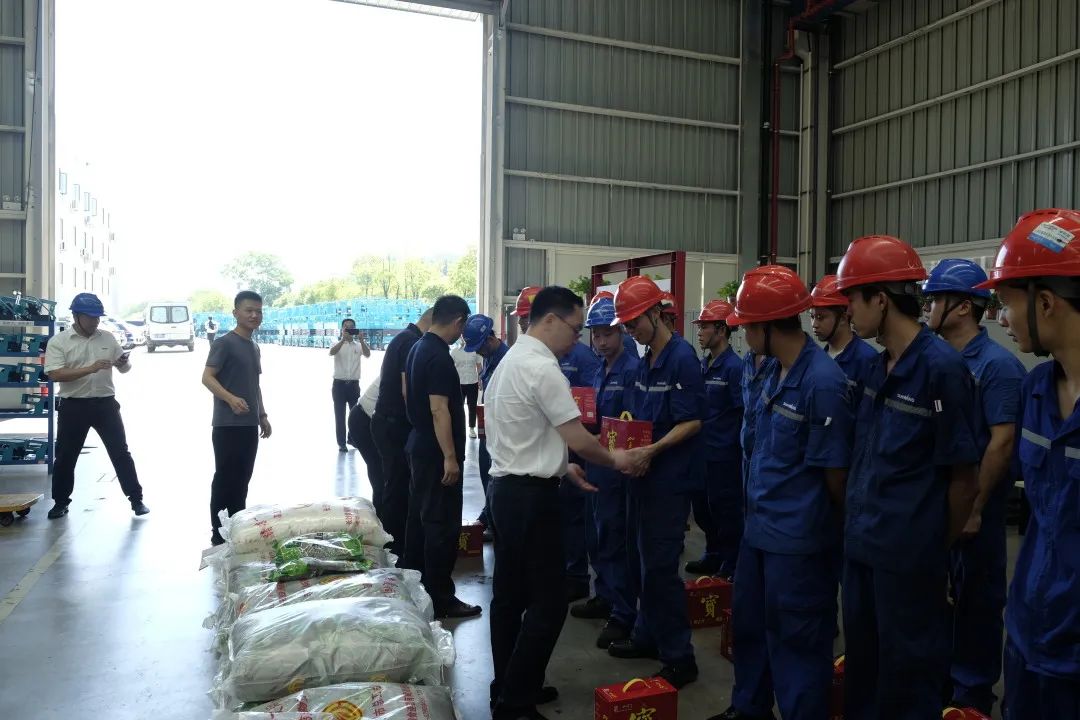 长沙市总工会慰问TVT体育官网智能一线员工